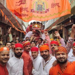 नृसिंह चतुर्दशी - पहली बार बारिश और पुष्पवर्षा के बीच भीण्डर भ्रमण पर निकले नृसिंह भगवान