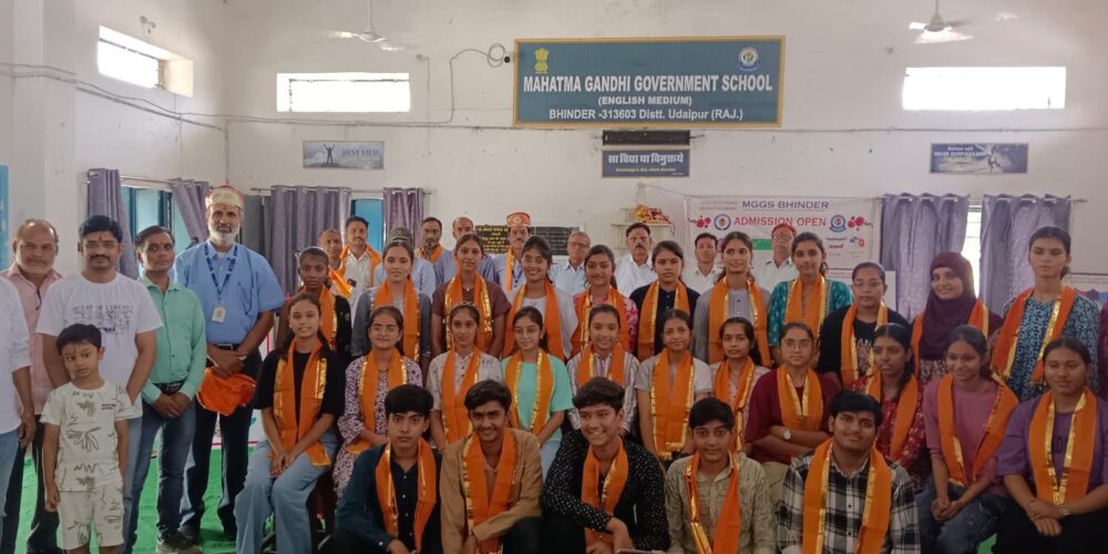 जया सोनी सहित 49 छात्र-छात्राओं का किया विद्यालय परिवार ने अभिनंदन