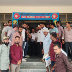 किसानों ने कालाबाजारी करने वाले व्यापारियों पर कार्यवाही की रखी मांग