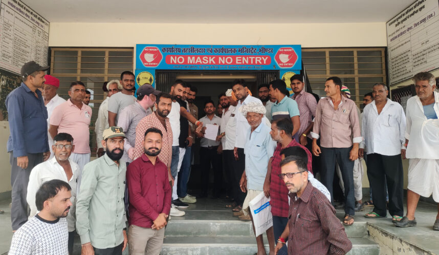 किसानों ने कालाबाजारी करने वाले व्यापारियों पर कार्यवाही की रखी मांग