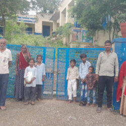 एक दिन की छूट्टी पर गये मेडम तो स्कूल के लग गये ताले