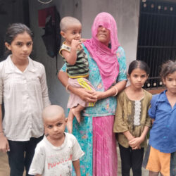 माता-पिता खोने के बाद दादी मां के कंधों पर पांचों मासूमों की जिम्मेदारी....