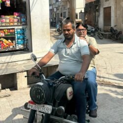 पूर्व विधायक गली-गली घूम आमजन से जानी सड़कों की गुणवत्ता