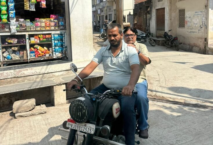 पूर्व विधायक गली-गली घूम आमजन से जानी सड़कों की गुणवत्ता