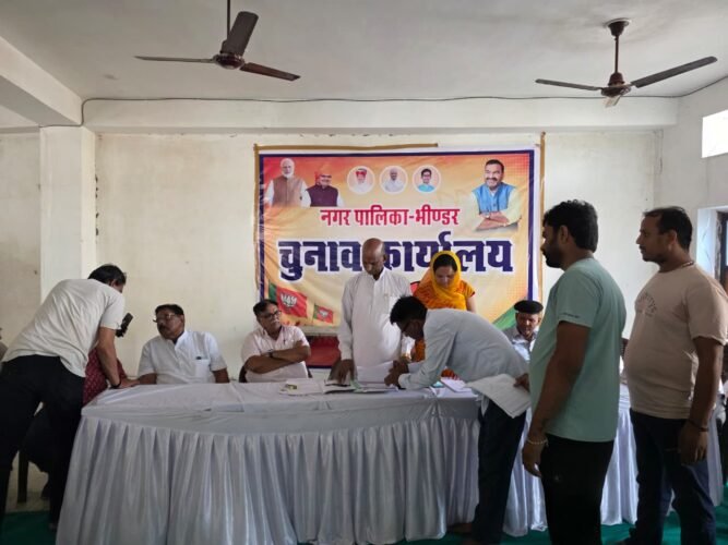 भाजपा कार्यालय पहुंचे पूर्व विधायक, कांग्रेस में शामिल हुए अध्यक्ष के प्रबल दावेदार आमेटा